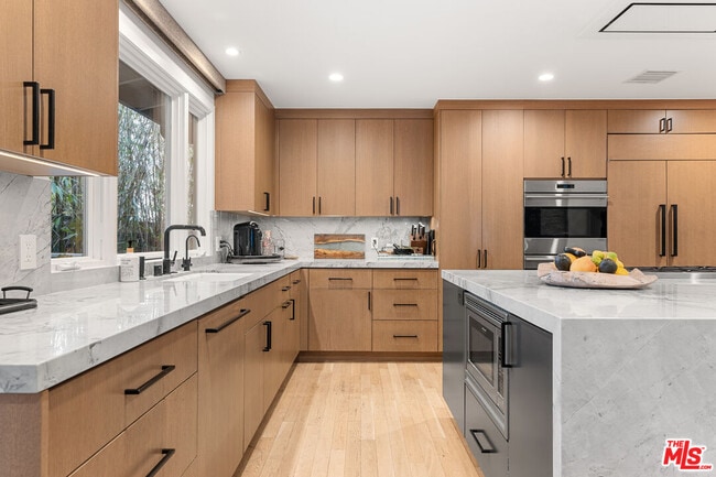 Building Photo - 3355 Alana Dr