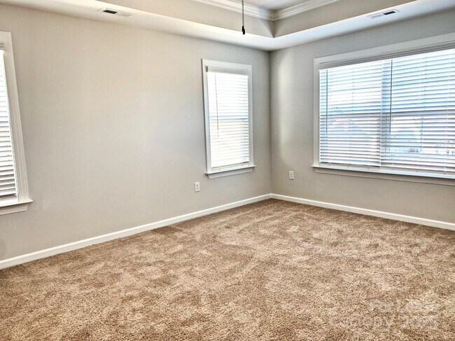 Building Photo - 7011 Kingfisher Way