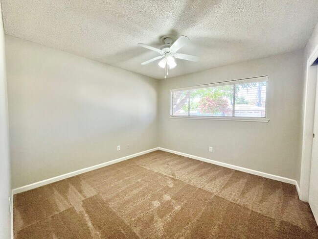 Building Photo - 6500 Harmon Dr