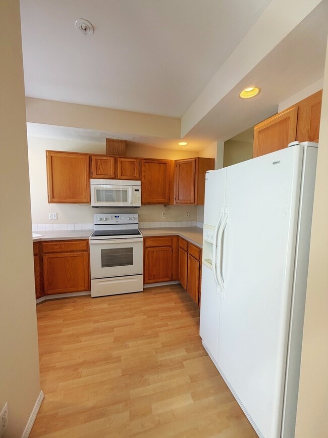 Building Photo - 4704 Mill Pond Dr SE