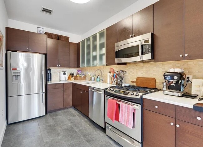 Building Photo - 25 McWilliams Pl