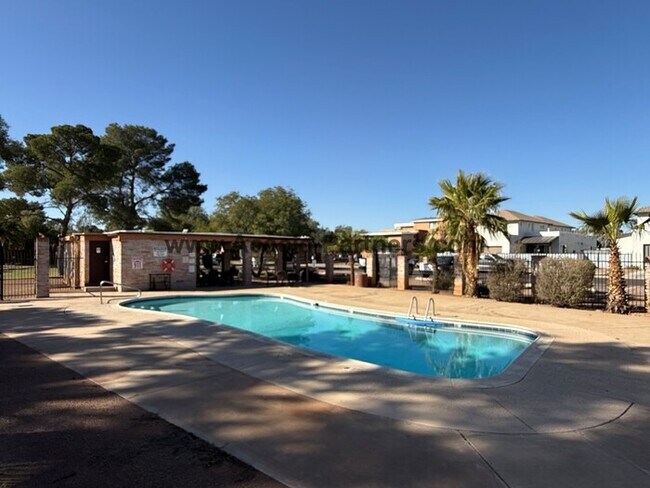 Building Photo - Two Bedroom Townhome