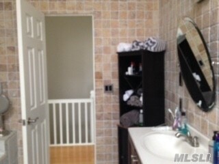 Building Photo - 10 Milton Rd