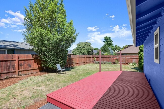 Building Photo - Updated 3Bed/2Bath single story ranch