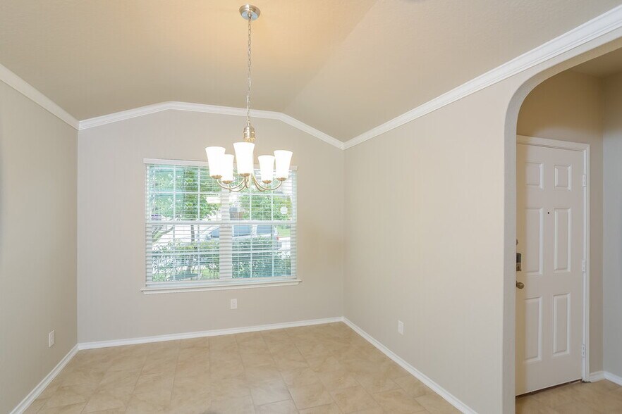 Building Photo - 1727 Aspen Silver