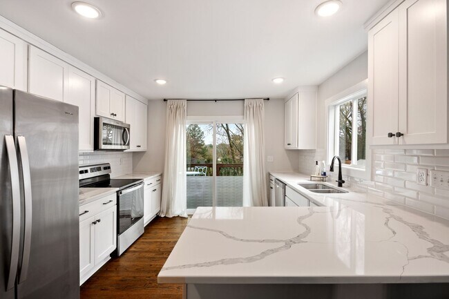 Building Photo - Cute 3BR Cottage in East Durham!  Available Now!