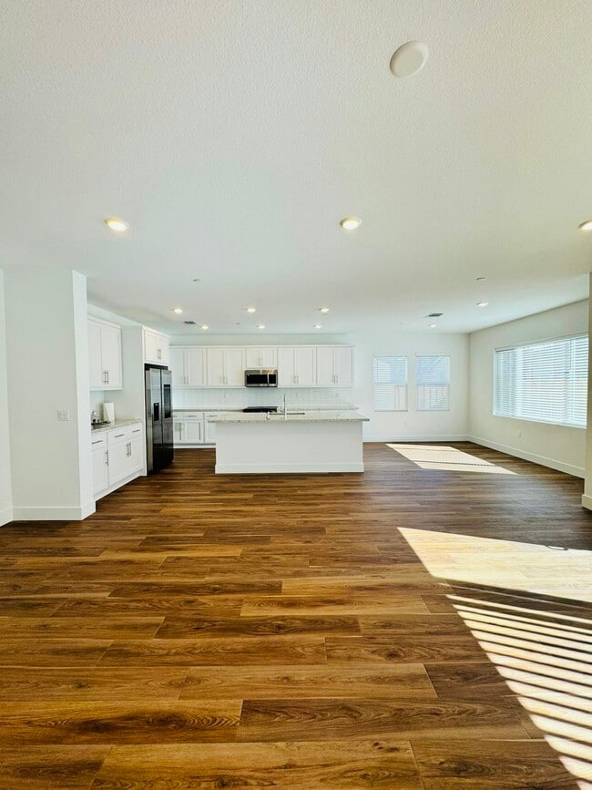 Building Photo - 416 N Mendocino Wy