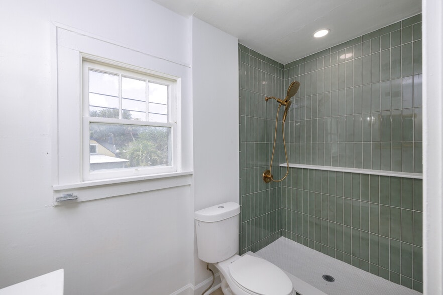 Primary Photo - 618 7th Ave N
