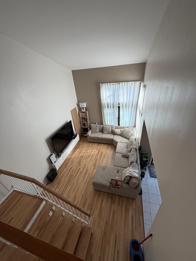 Building Photo - 15 Constitution Ct