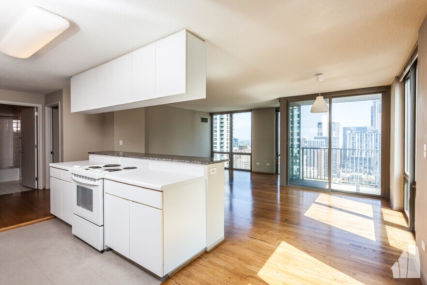 Building Photo - 2 E Erie St