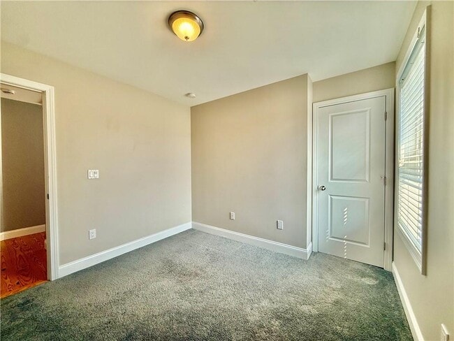 Building Photo - 52 Bedlow Ave
