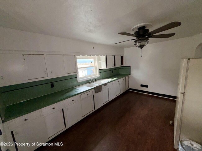 Building Photo - 149 Tompkins St