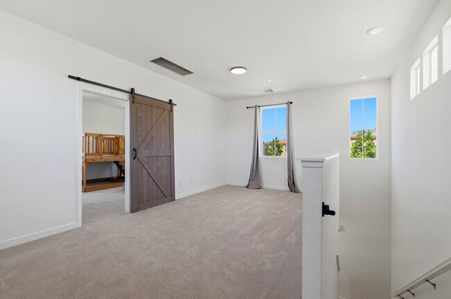 Building Photo - 4 Bedroom Townhome for rent In Murrieta