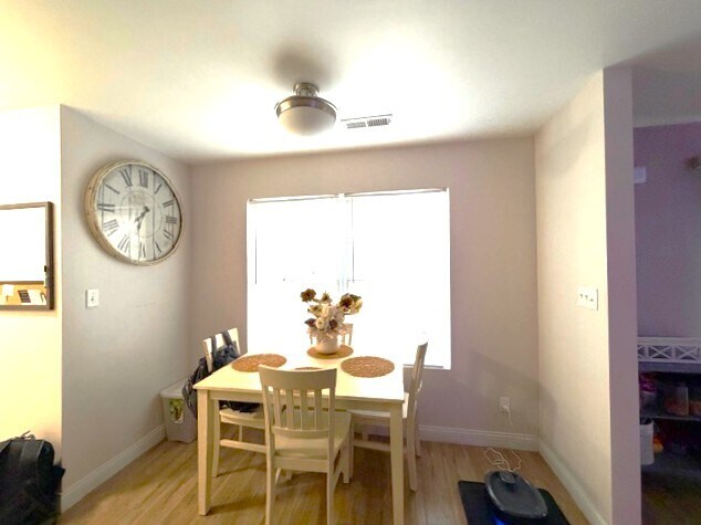 dining area - 408 W Maple St