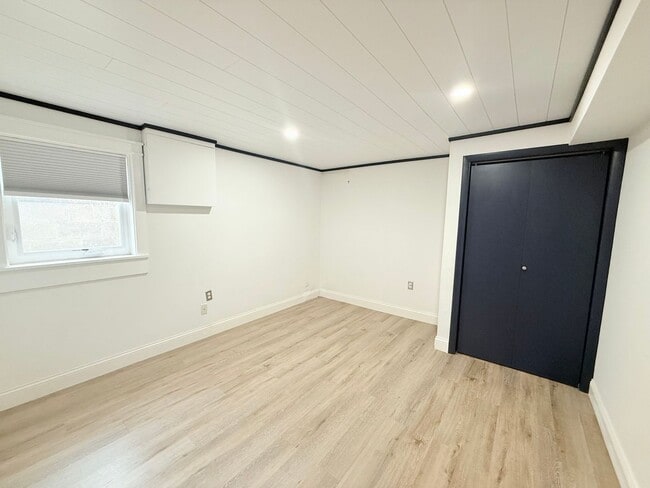 Building Photo - 1612 N Roosevelt Ave