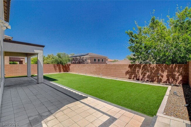 Building Photo - 9734 Maspalomas St