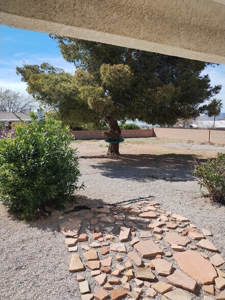 Building Photo - 2695 Broken Arrow St