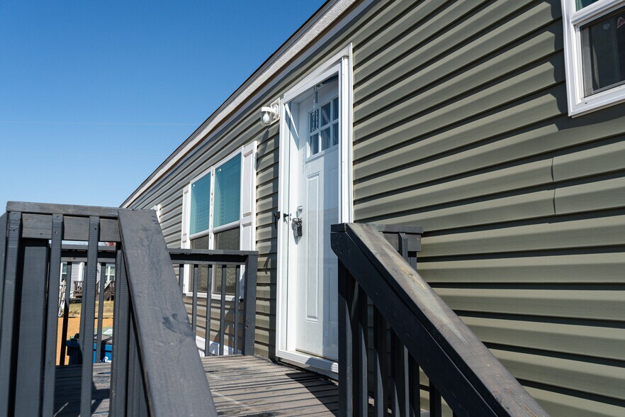 Building Photo - 128 Ponderosa Way