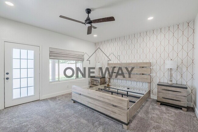 Building Photo - 760 N Swan Dr