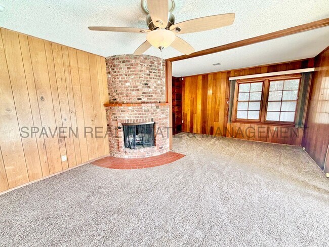 Building Photo - 4750 El Molino Ave