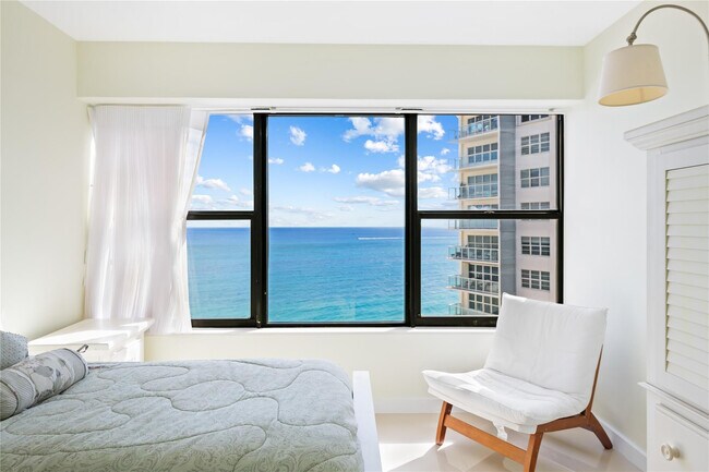 Building Photo - 3800 Galt Ocean Dr