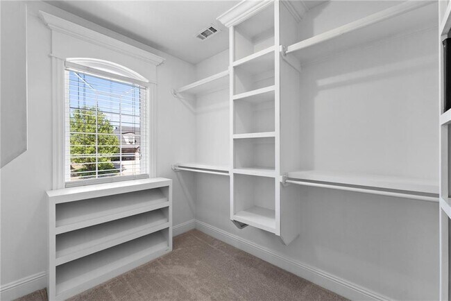 Building Photo - 3902 NE Cadbury Ave