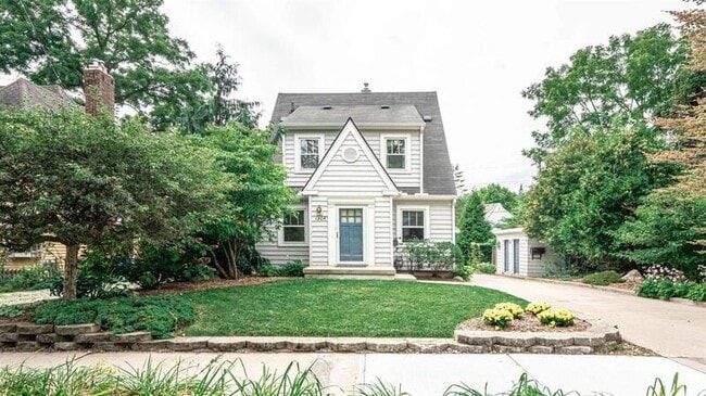 Building Photo - 1205 Miller Ave