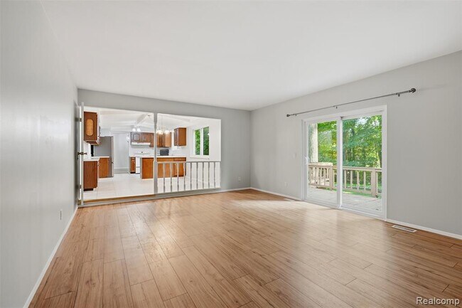 Building Photo - 1880 Welling Dr