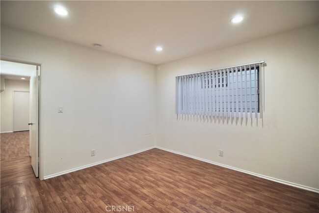 Building Photo - 3815 W Verdugo Ave