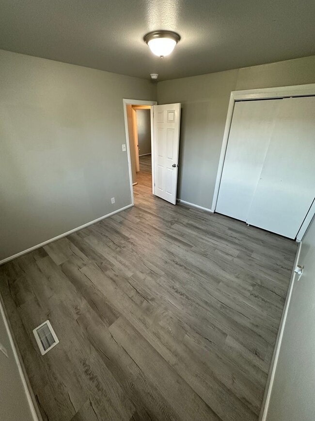 Building Photo - Beautiful 3 Bedroom Home for Rent on Chimayo