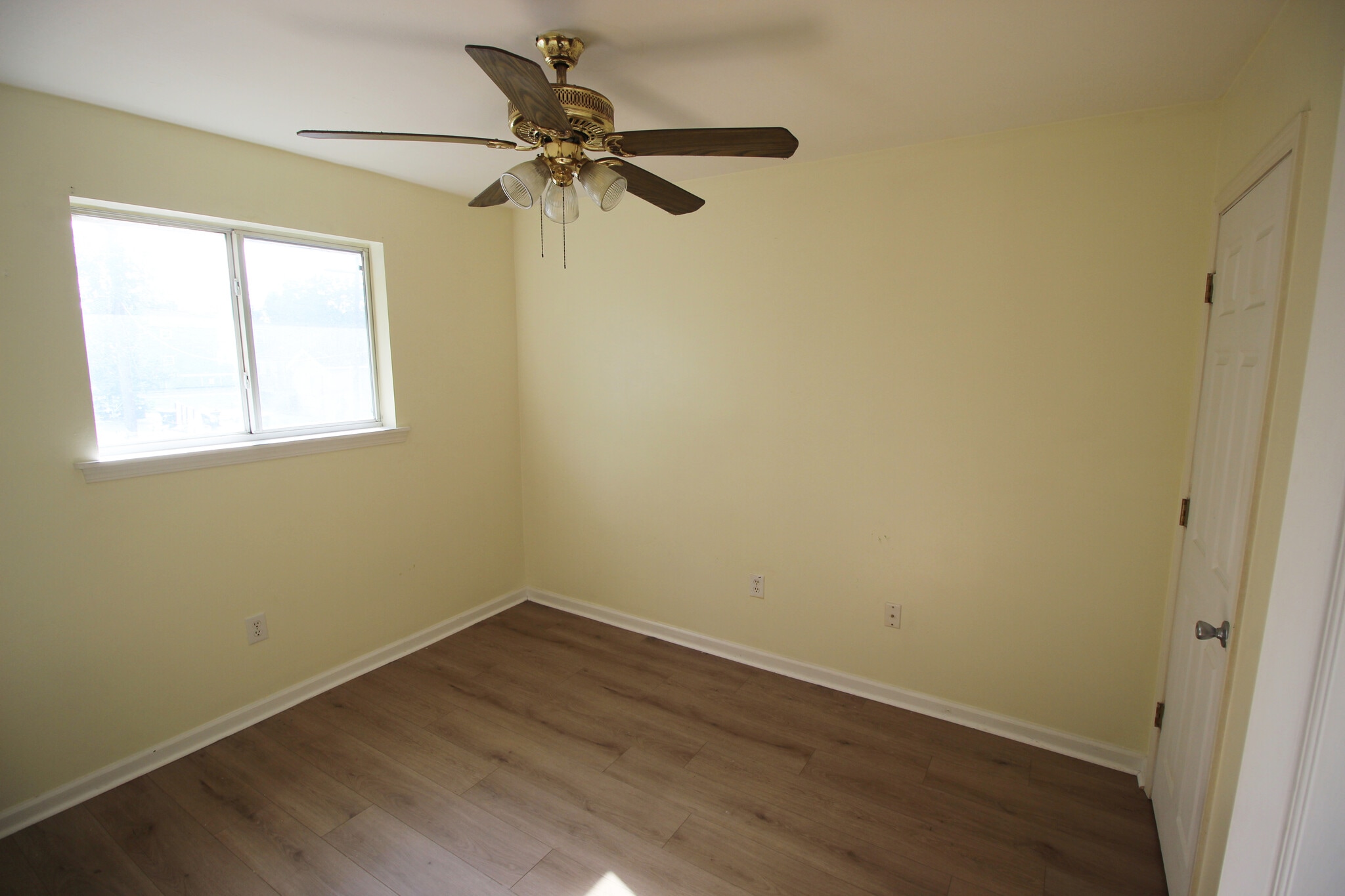 Building Photo - 9031 Palm St