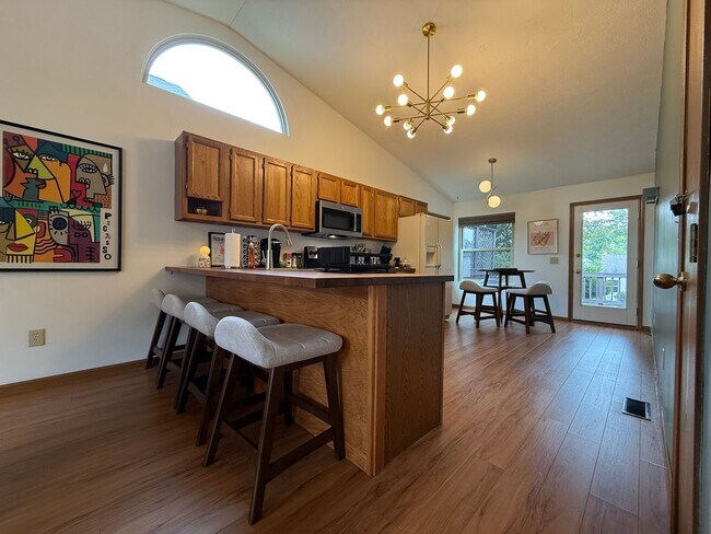 Building Photo - 9736 Flagstone Way