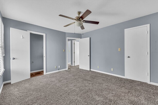 Building Photo - 171 W Regent Dr