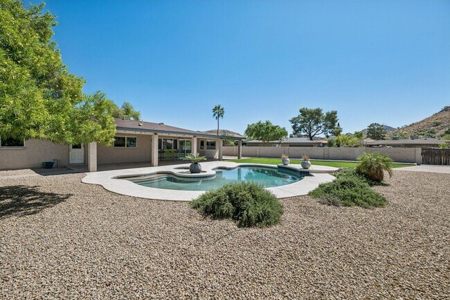 Building Photo - 13222 N 1st Ave