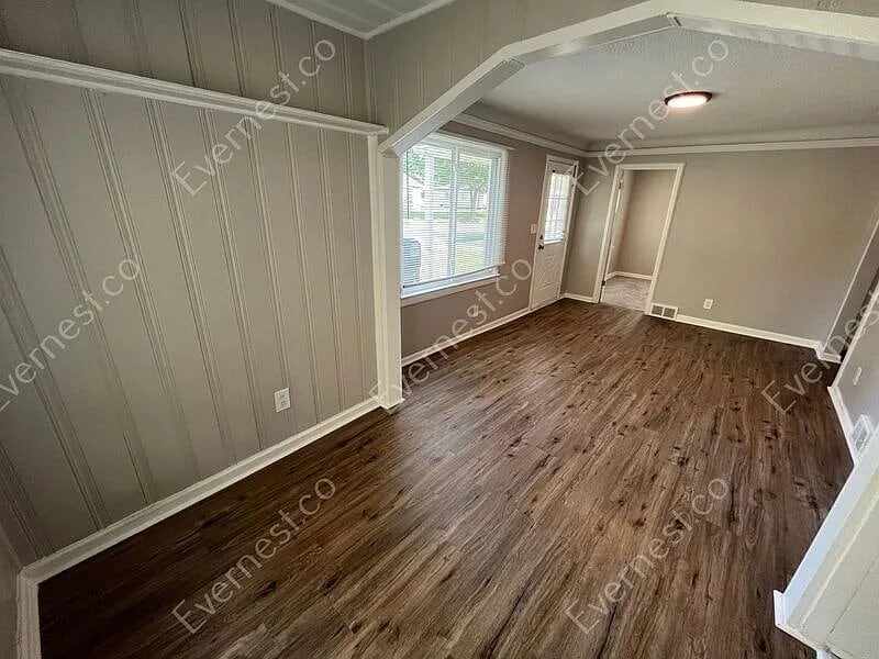 Building Photo - 23115 Powell Ave