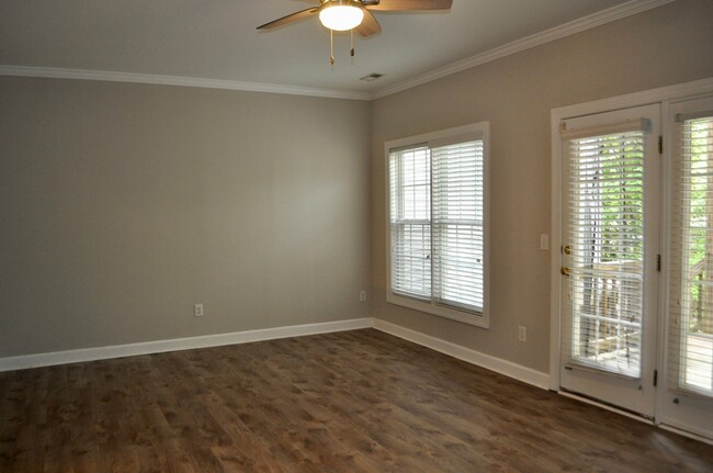 Building Photo - 2 Bed | 2.5 Bath Raleigh Townhome near NCSU