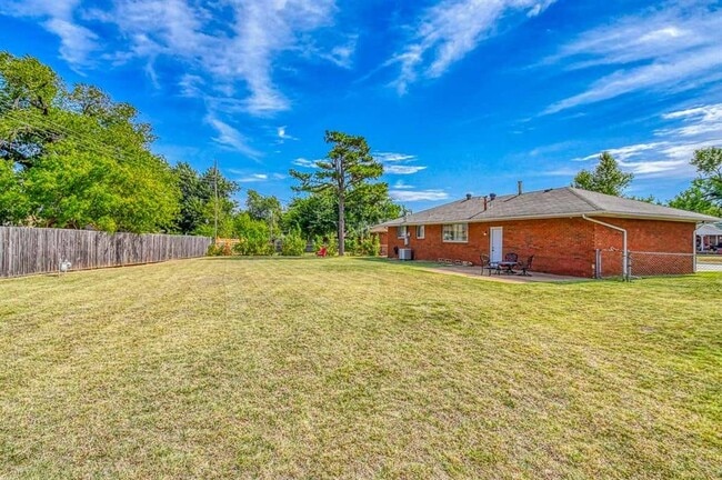 Building Photo - 217 Byrd Dr