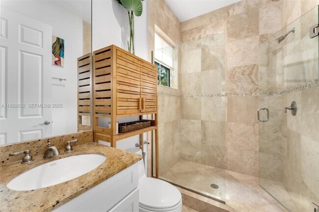 Building Photo - 2143 N Bay Rd