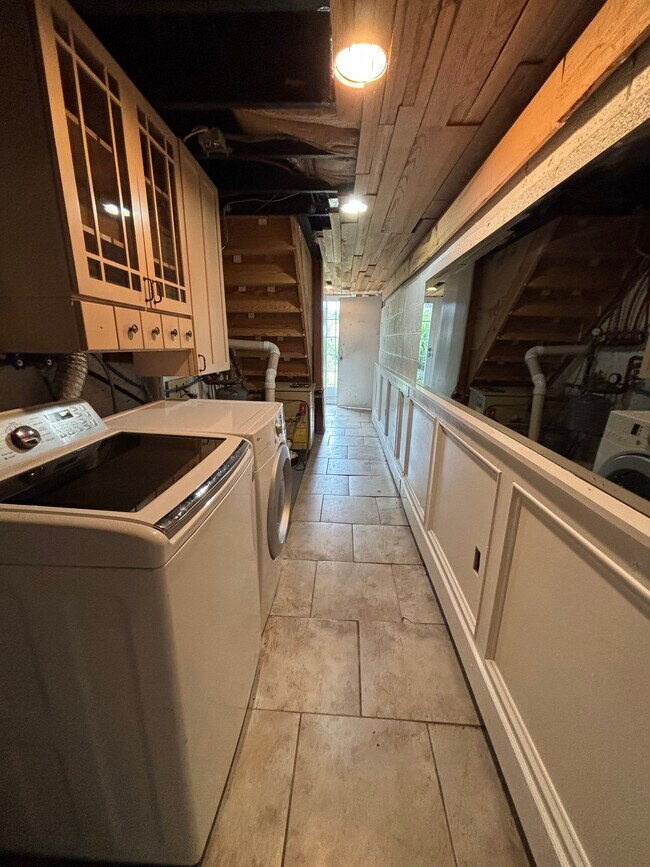 Building Photo - 52 Post St