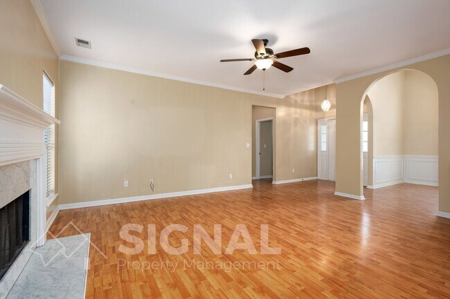 Building Photo - 108 Spring Pl