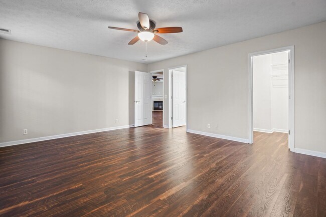 Building Photo - 131 Crestwood Ln