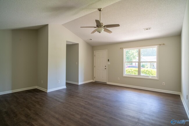 Building Photo - 107 Ann Bradley Dr