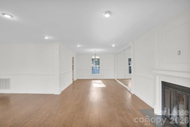 Building Photo - 408 Wilby Dr