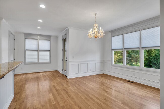 Building Photo - Stunning rental home on a premium lot in s...