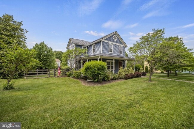 Building Photo - 705 Dranesville Rd