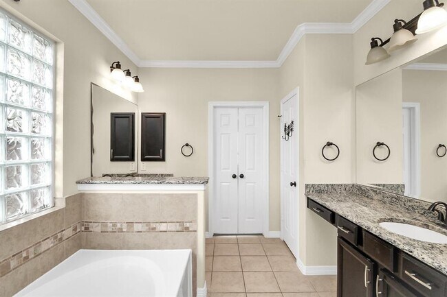 Building Photo - 26535 Ashwood Creek Ln