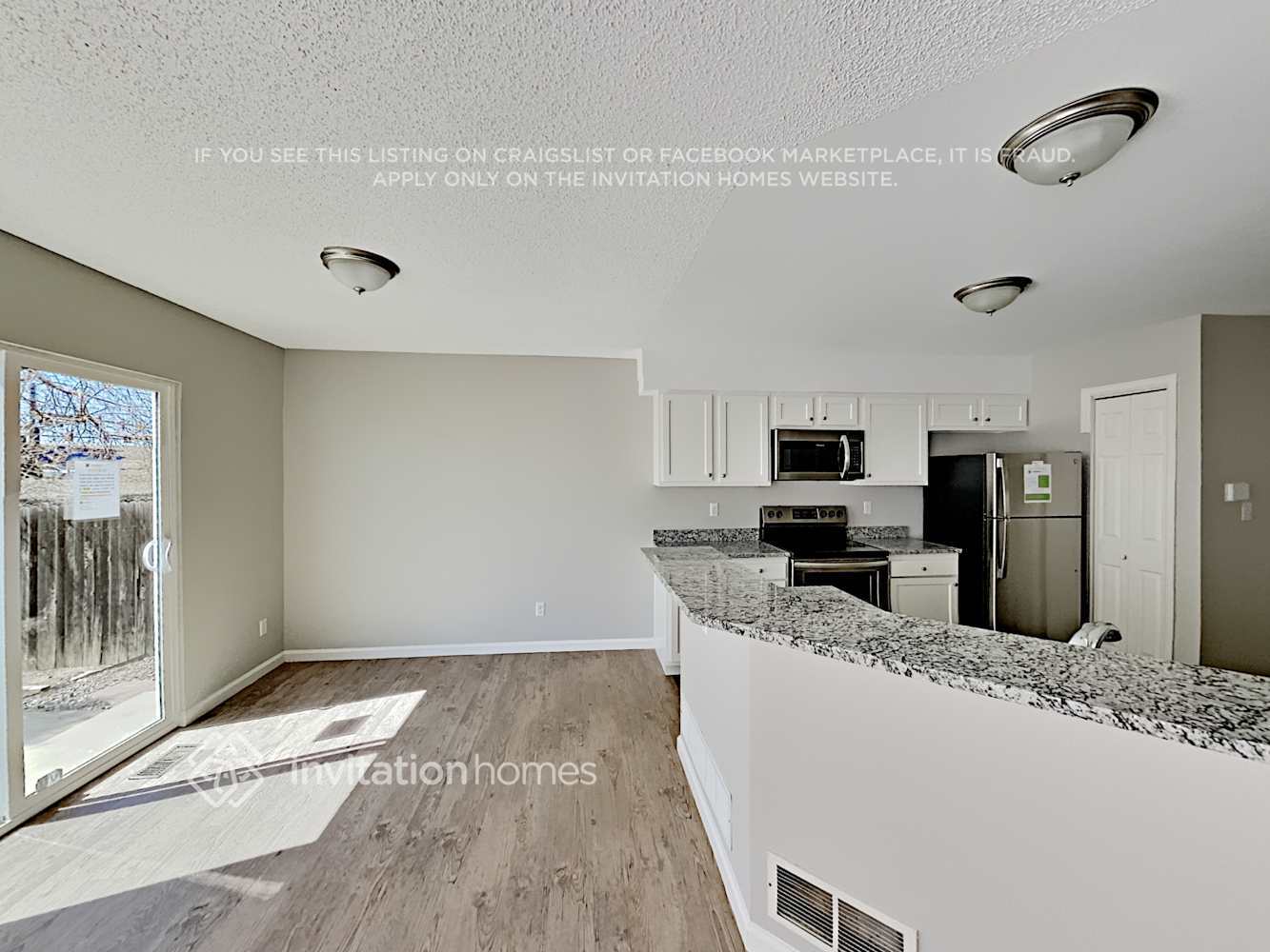 Building Photo - 8885 Cloverleaf Cir