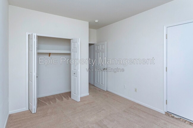 Building Photo - 45570 Evansway Dr