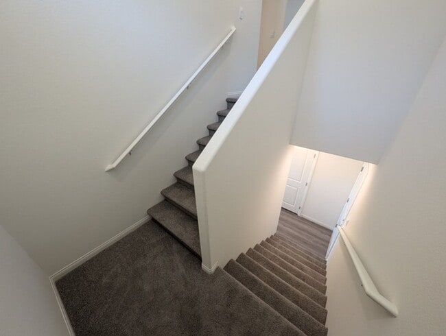 Building Photo - 5658 Mesa Sedona St