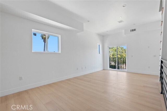 Building Photo - 2637 S Garth Ave